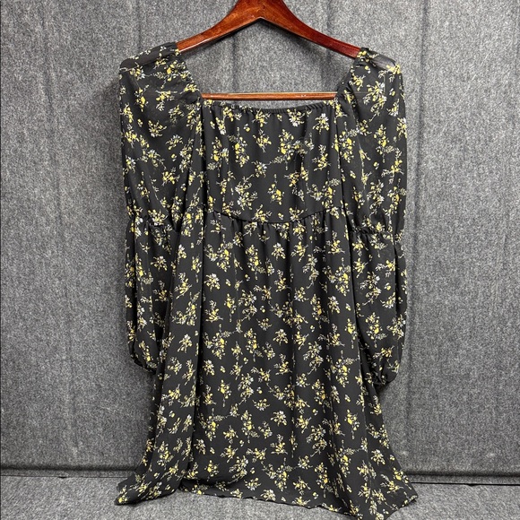 Exlura Dresses & Skirts - Exlura Chic Black Floral Midi Dress